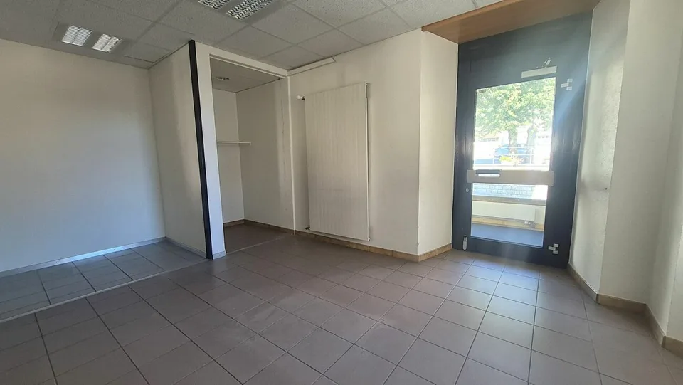Local commercial / bureaux au coeur des Ponts-de-Martel – photo 6 sur 12