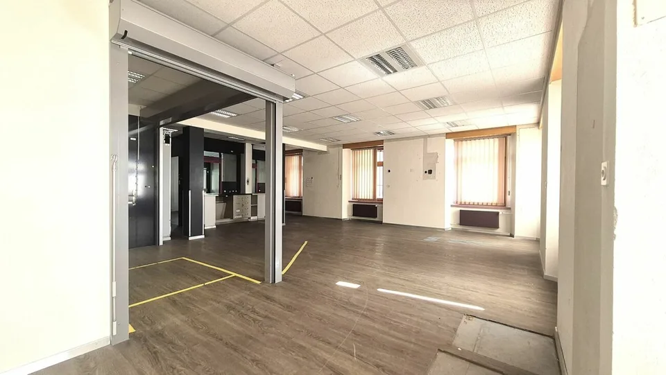 Local commercial / bureaux au coeur des Ponts-de-Martel – photo 3 sur 12