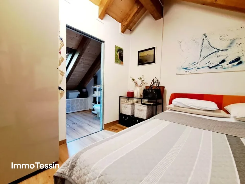 Maison confortable du Tessin entièrement rénovée dans un endroit calme avec belle vue, terrasse et balcon – photo 10 sur 13