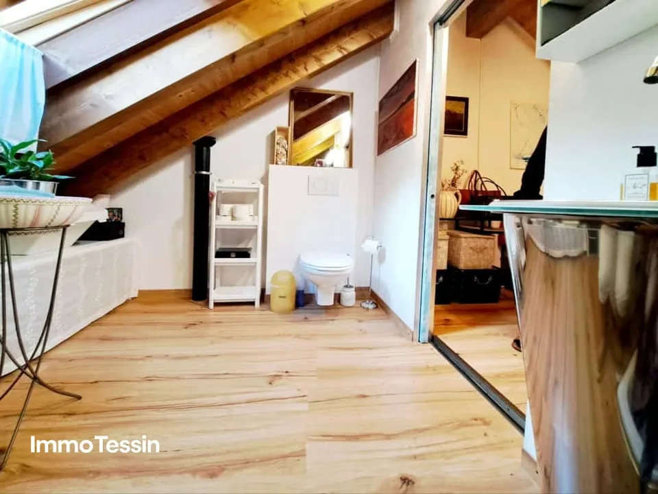 Maison confortable du Tessin entièrement rénovée dans un endroit calme avec belle vue, terrasse et balcon – photo 13 sur 13