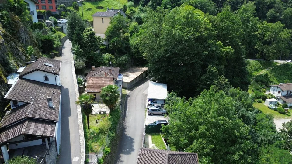 Casa secondaria con due appartamenti, garage e giardino – foto 10 di 13
