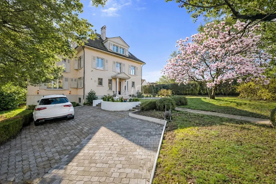 Superbe propriété rénovée du début du siècle au coeur de Nyon – photo 3 sur 13