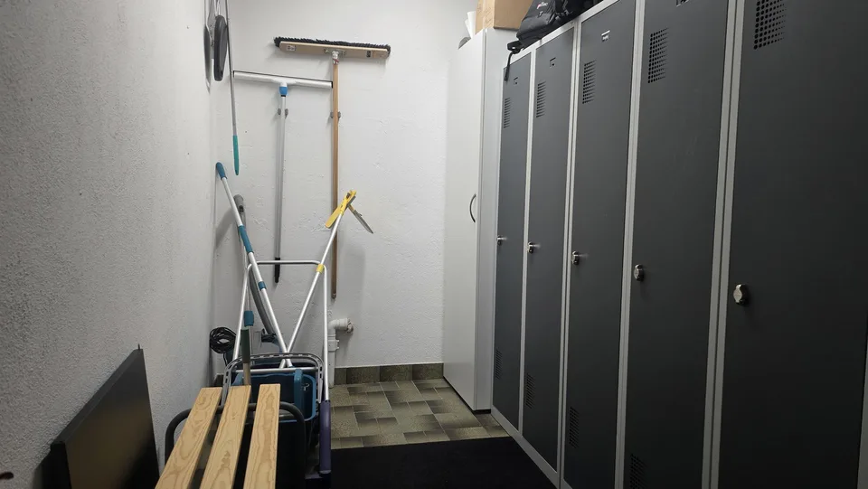Laboratorio e uffici con area di stoccaggio 427m2 a Conthey – foto 9 di 10