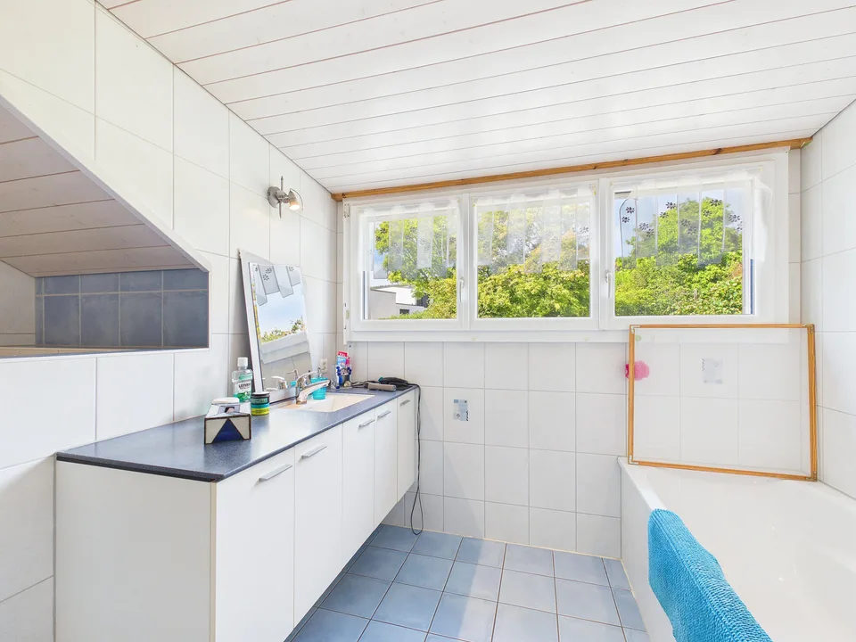 7-Zimmer-Einfamilienhaus mit 1712m² Grundstück und grossem Entwickl... – Foto 12 von 13