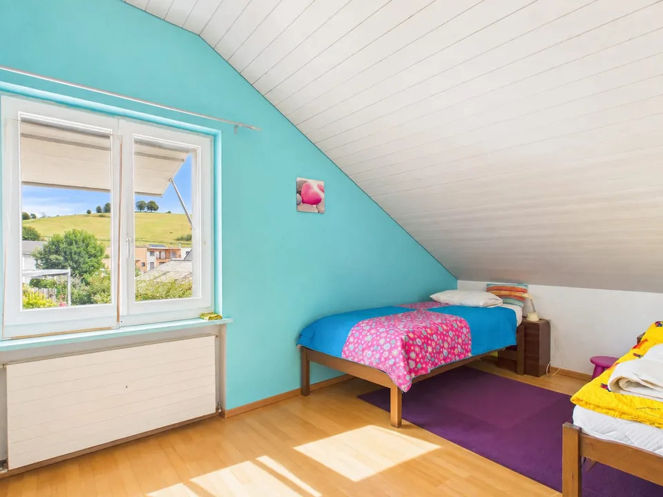 7-Zimmer-Einfamilienhaus mit 1712m² Grundstück und grossem Entwickl... – Foto 10 von 13