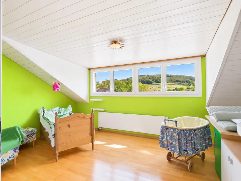 7-Zimmer-Einfamilienhaus mit 1712m² Grundstück und grossem Entwickl... – Foto 7 von 13