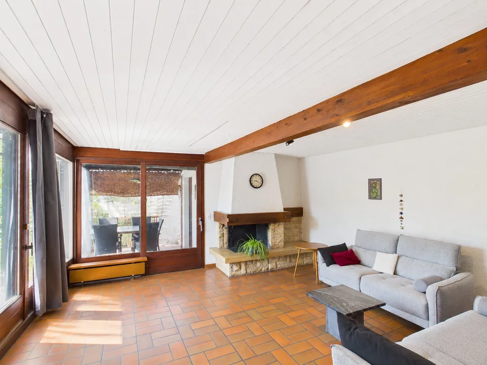 7-Zimmer-Einfamilienhaus mit 1712m² Grundstück und grossem Entwickl... – Foto 3 von 13
