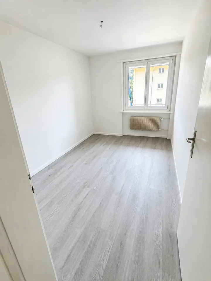 Luminoso appartamento di 3,5 stanze con balcone a Pieterlen