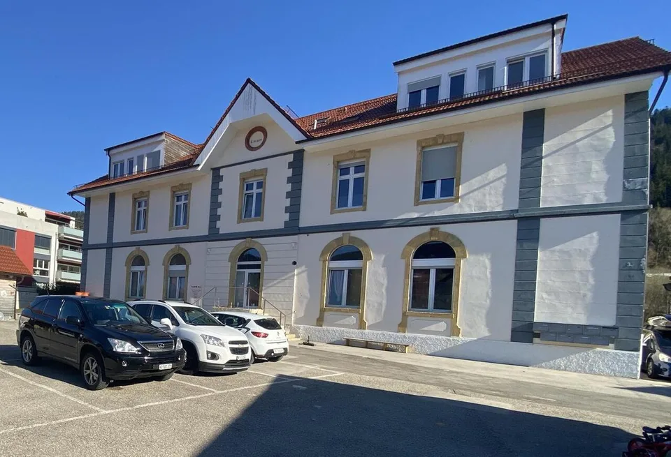 Appartamento luminoso di 4 stanze a due passi dalla stazione di Couvet