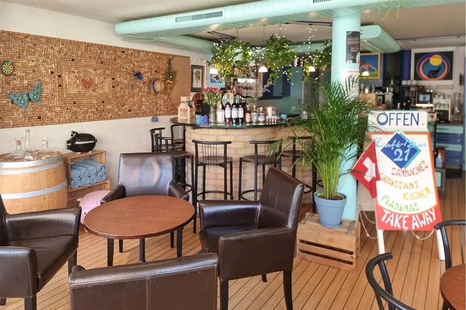 Café, Bar, Bistro mitten im schönen Toffen – Foto 6 von 7