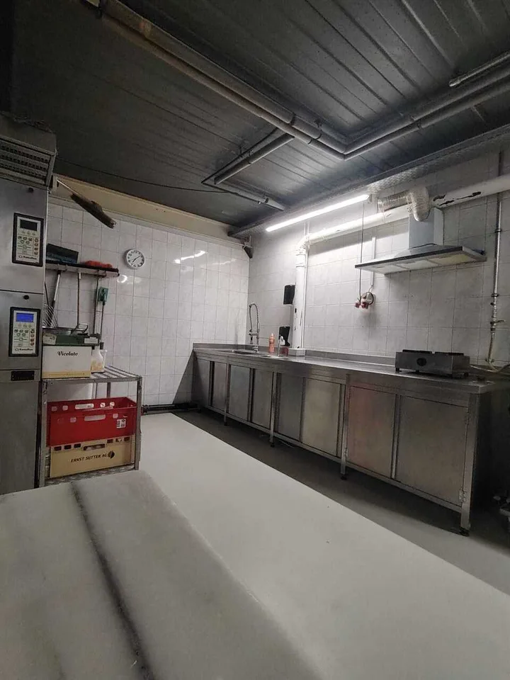 Zu verkaufen - Voll ausgestattete Bäckerei / Konditorei in Sion – Foto 16 von 19