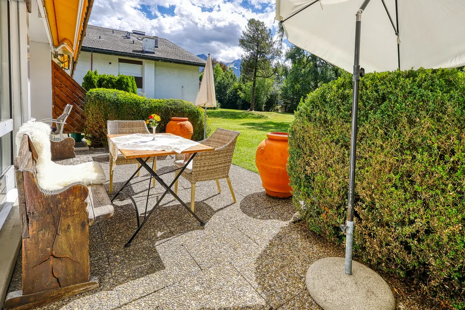 Saanen-Gstaad | 5,5 Zimmer mit Garten & Terrassen – Foto 10 von 10