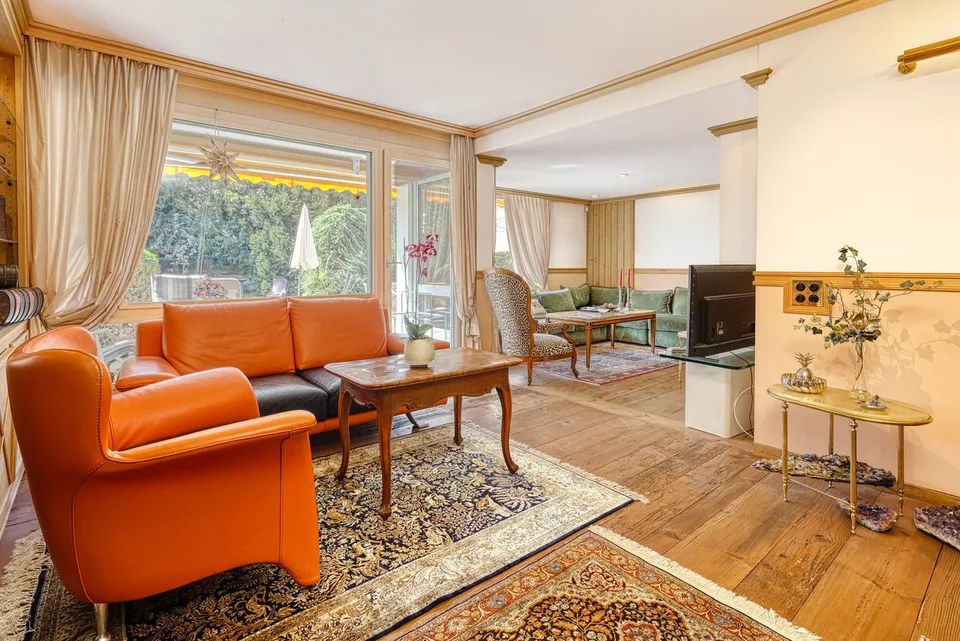 Saanen-Gstaad | 5,5 Zimmer mit Garten & Terrassen – Foto 4 von 10