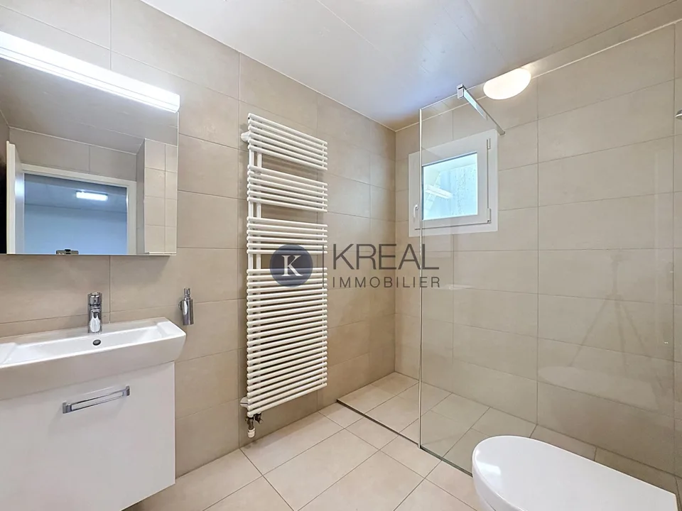 Moderne 4,5-Zimmer-Villa, hell und perfekt gepflegt – Foto 9 von 11