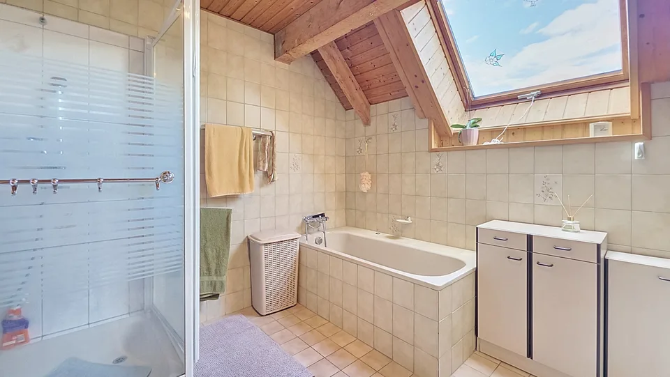 Einzelvilla mit 2 Wohnungen in Seigneux / VD – Foto 18 von 29