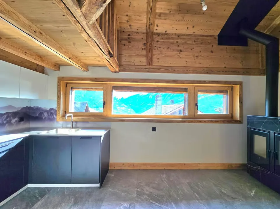 Splendide grange rénovée à Mase avec terrasses, vue et place de parc (Val d'Hére – photo 5 sur 13