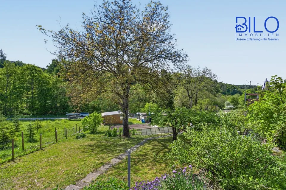 Maison résidentielle multigénérationnelle avec 2 065 m2 de terrain environnant – photo 12 sur 13