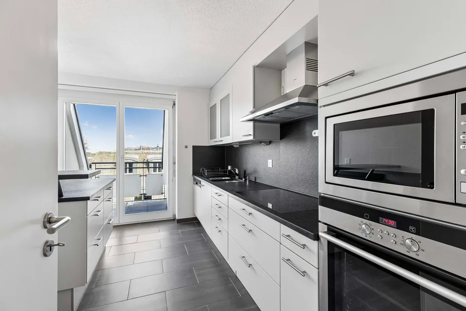 Spacious 5.5-room maisonette apartment. Lots of space. Many possibilities - A home with perspective – photo 4 of 12