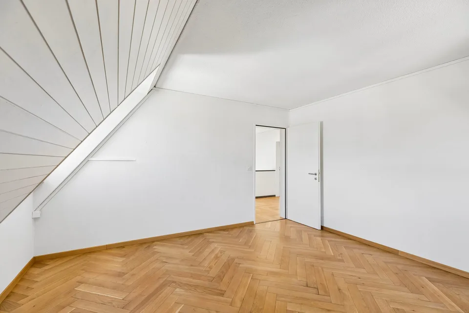 Spacious 5.5-room maisonette apartment. Lots of space. Many possibilities - A home with perspective – photo 10 of 12