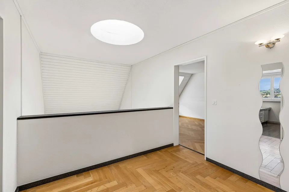 Spacious 5.5-room maisonette apartment. Lots of space. Many possibilities - A home with perspective – photo 6 of 12