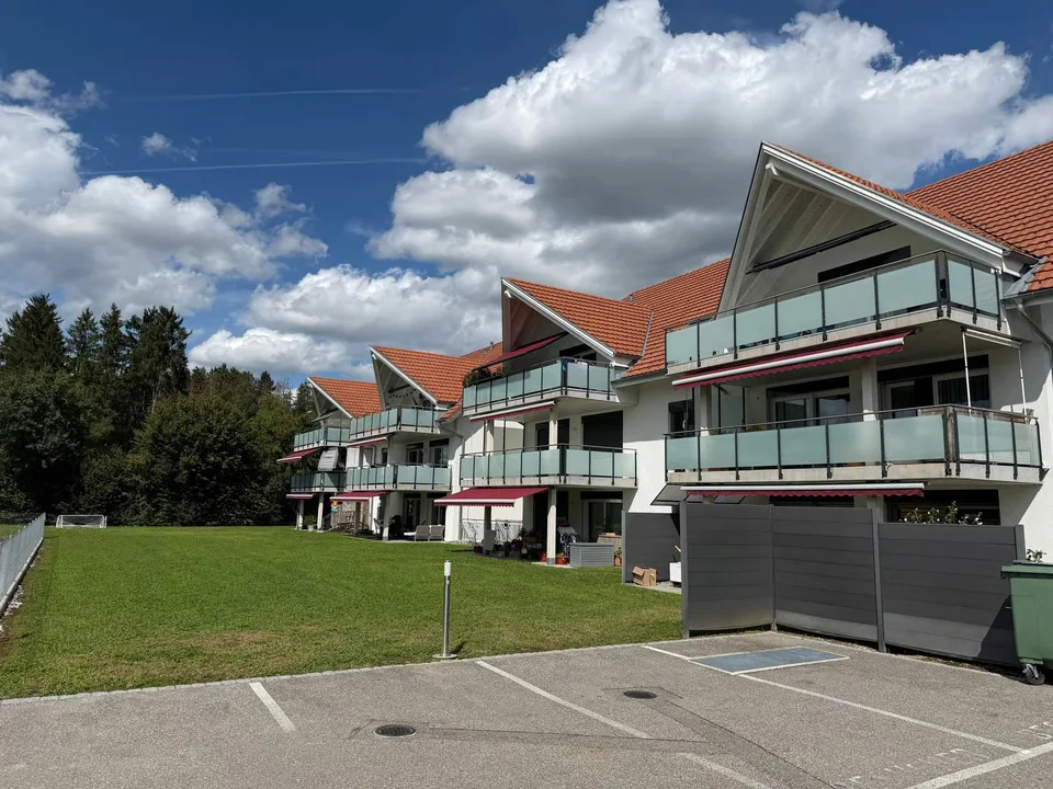 Appartamento moderno 3.5 locali a Fulenbach | Balcone di 22 m² | accessibile in sedia a rotelle e di alta qualità