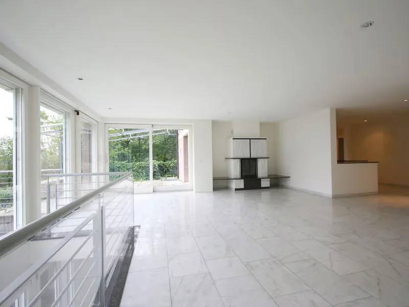 Appartement exclusif de 6,5 pièces sur deux niveaux avec vue à Riehen