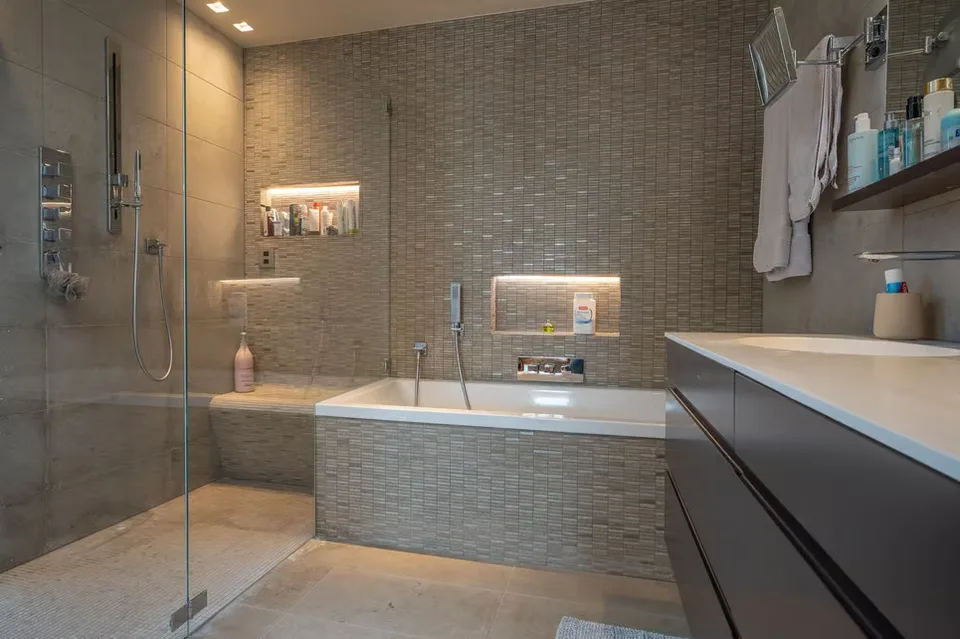 Lausanne Chailly, Triplex aus zwei Wohnungen mit 5 Schlafzimmern mit Bad en suite – Foto 9 von 13