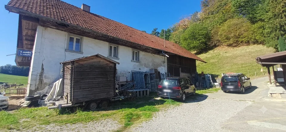 FERME DE CARACTÈRE À RÉNOVER - POTENTIEL EXCEPTIONNEL. FRIBOURG À 7 MINUTES – photo 10 sur 10