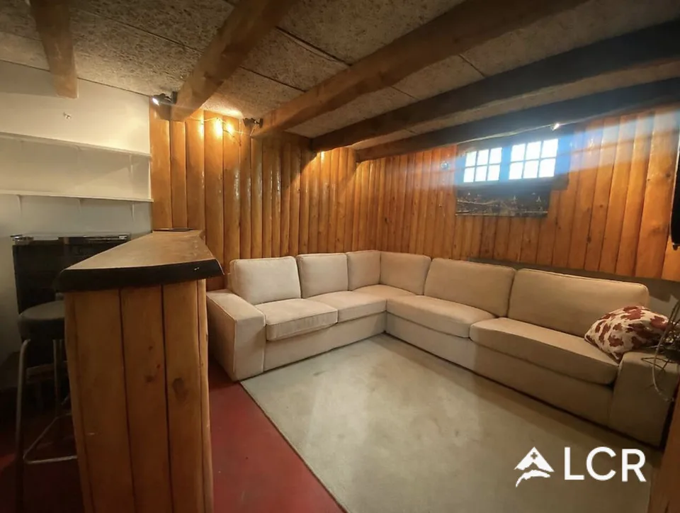 Beautiful individual house with 6 rooms / 4 bedrooms / 2 bathrooms / 3 parking spaces / electric charging station