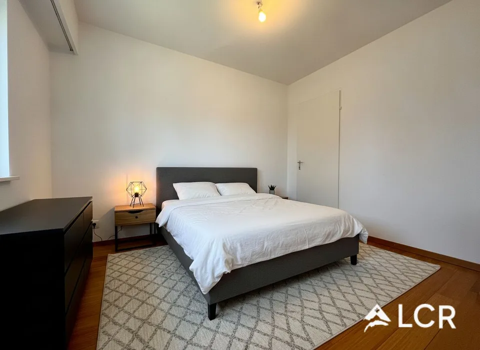 Beautiful individual house with 6 rooms / 4 bedrooms / 2 bathrooms / 3 parking spaces / electric charging station