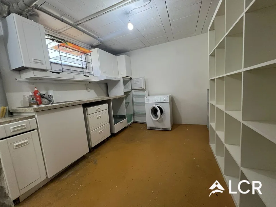 Beautiful individual house with 6 rooms / 4 bedrooms / 2 bathrooms / 3 parking spaces / electric charging station