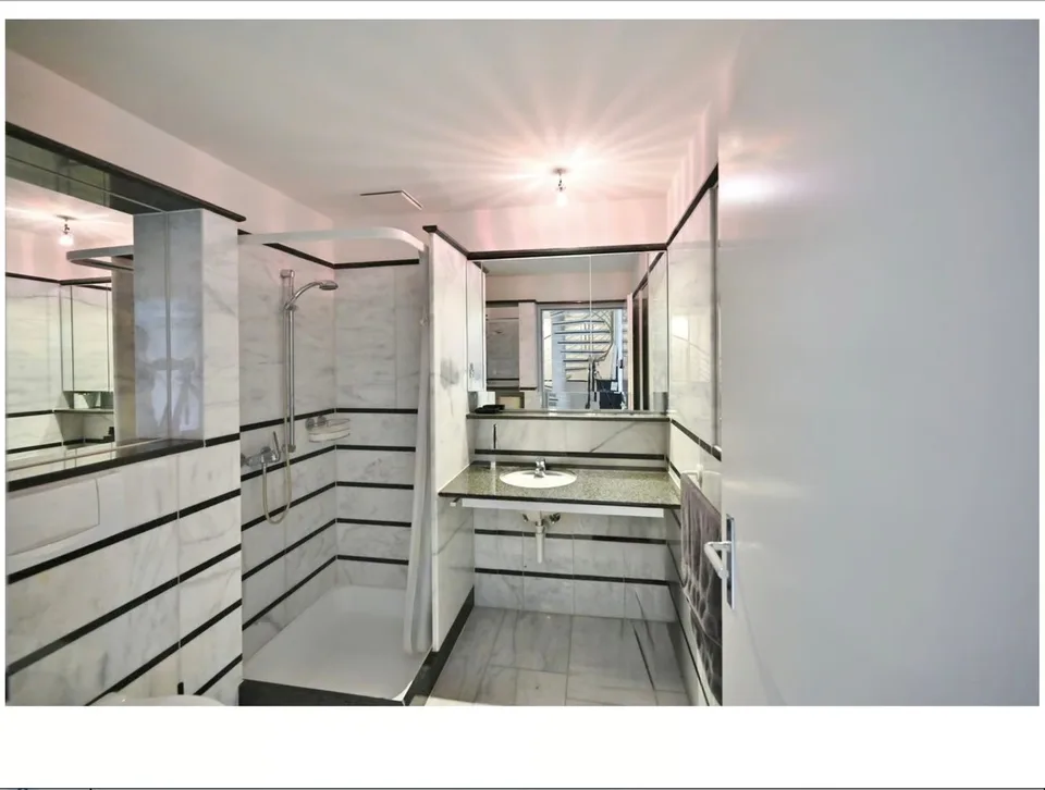 Exklusive 6.5-Zimmer-Wohnung auf zwei Ebenen mit Weitblick in Riehen