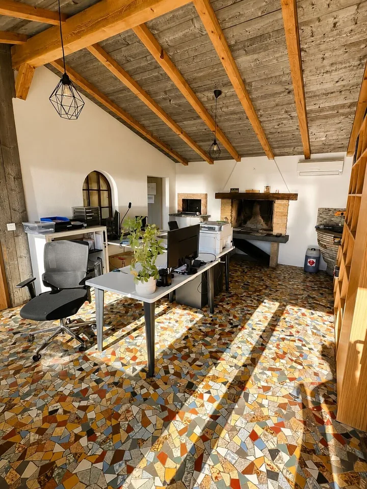 Wunderschönes modernes Anwesen mit Nebengebäude zum Verkauf in Boécourt – Foto 12 von 13
