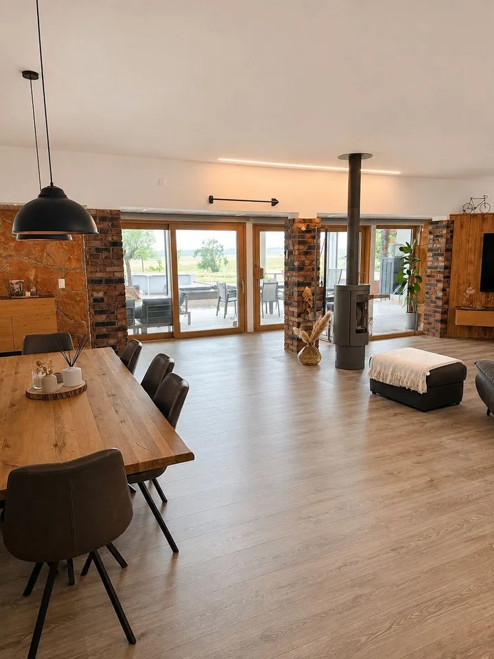 Wunderschönes modernes Anwesen mit Nebengebäude zum Verkauf in Boécourt – Foto 4 von 13