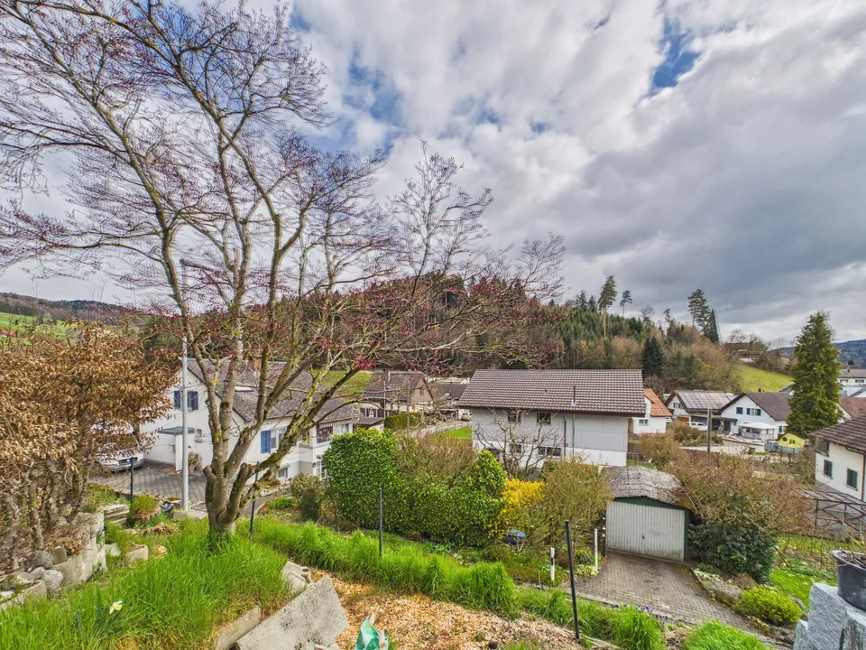 - RESERVED - Three-story residential happiness with a far-reaching view of the hills and forests in the beautiful Wynental: Elevated semi-detached house for sale! – photo 10 of 24