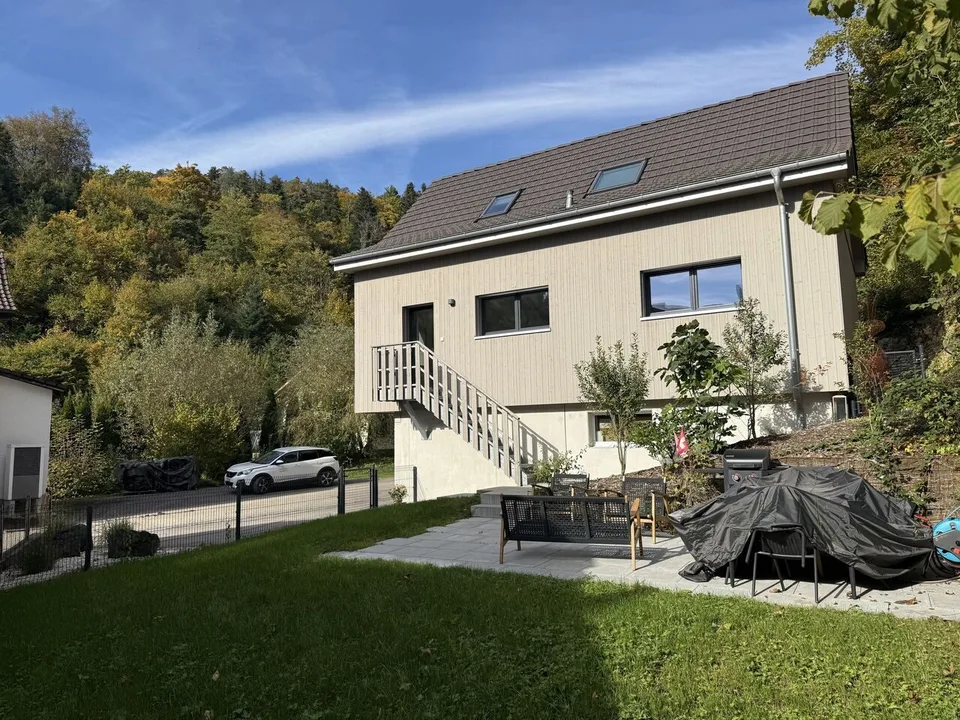 Incantevole casa di paese ristrutturata di 5.5 locali a Delémont – foto 2 di 13