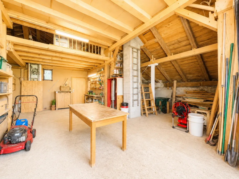 Magnificent renovated farmhouse! – photo 13 of 13