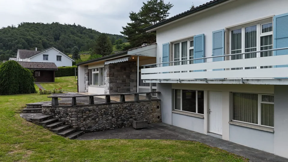 Villa di 9.5 locali in vendita a Glovelier su un ampio terreno – foto 7 di 13