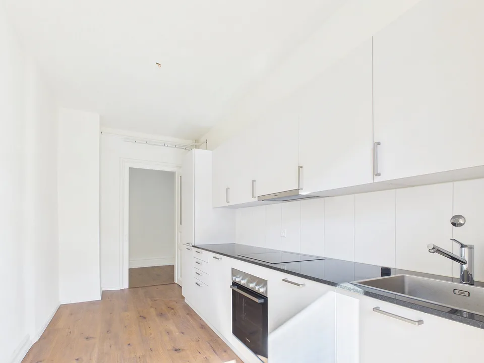Buy multi-family house with 9 apartments and 2 catering businesses in Basel - central location – photo 6 of 13