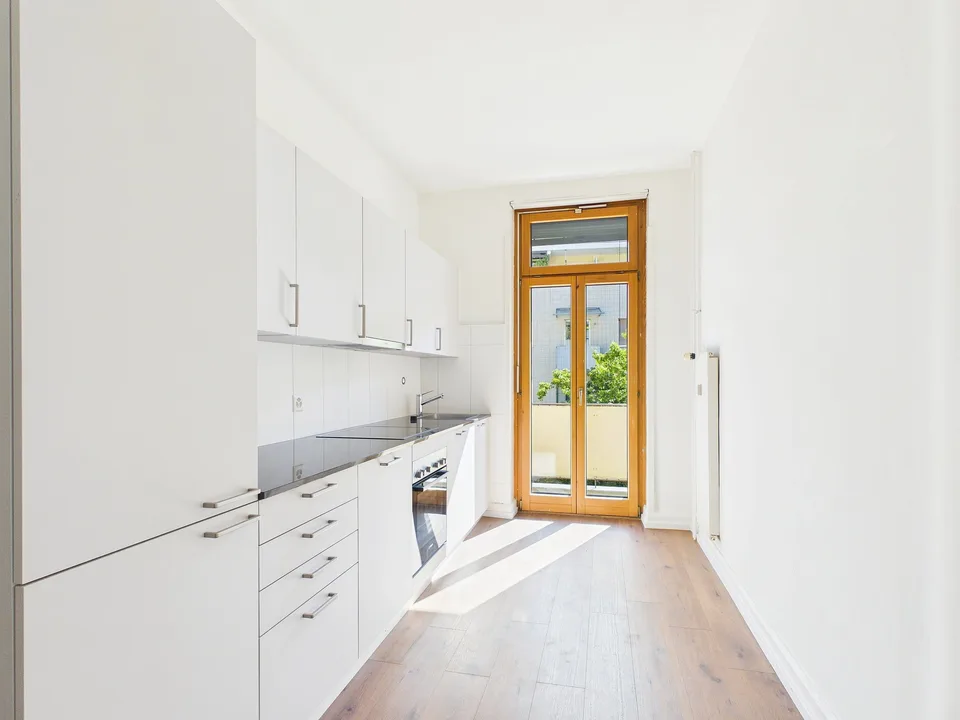 Buy multi-family house with 9 apartments and 2 catering businesses in Basel - central location – photo 7 of 13