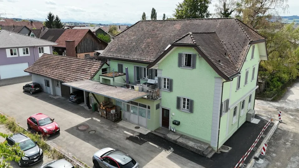 Vielseitige Liegenschaft mit Geschichte, Ertrag und grosszügigem Grundstück – Foto 4 von 10