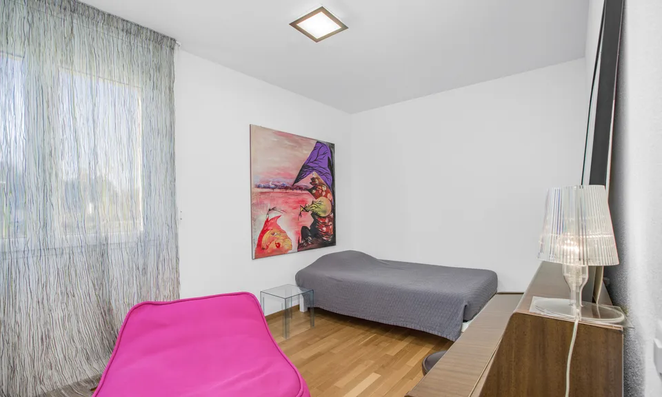 GROSSE UND EXKLUSIVE 5.5-ZIMMER-WOHNUNG MIT GROSSER TERRASSE IN STABIO – Foto 9 von 12