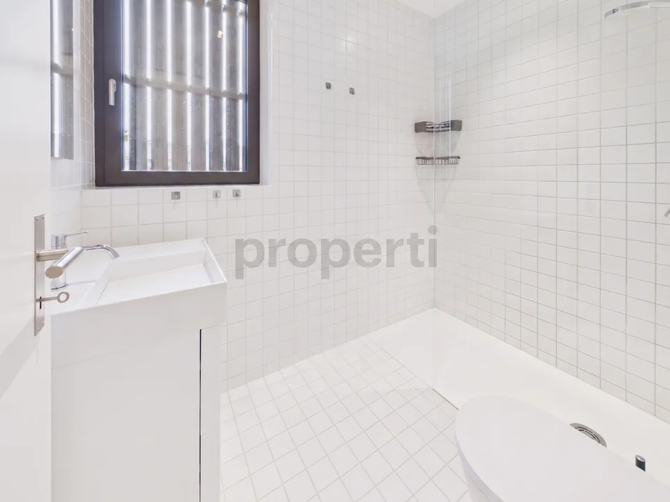 Exklusive 3.5-Zimmer-Wohnung in Binningen mit Loggia & Balkon