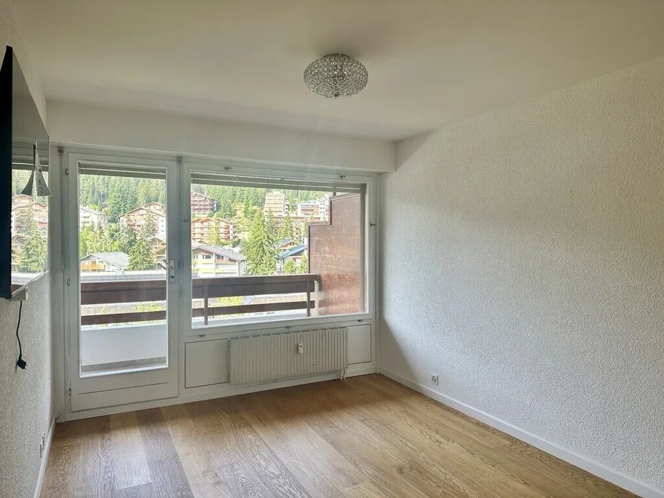 Magnificent 3.5 room renovated apartment on the golf course