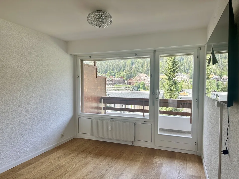 Magnificent 3.5 room renovated apartment on the golf course
