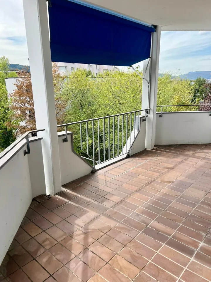 Vivere spazioso su 110 m² con balcone
