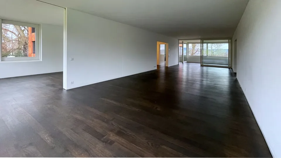 Exklusive 4,5-Zimmer-Wohnung inmitten einer Parklandschaft