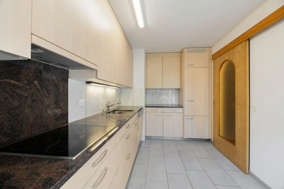 Appartamento con giardino su due livelli di 5,5 locali con 120 m² di terreno e giardino anteriore di 32 m² – foto 10 di 18