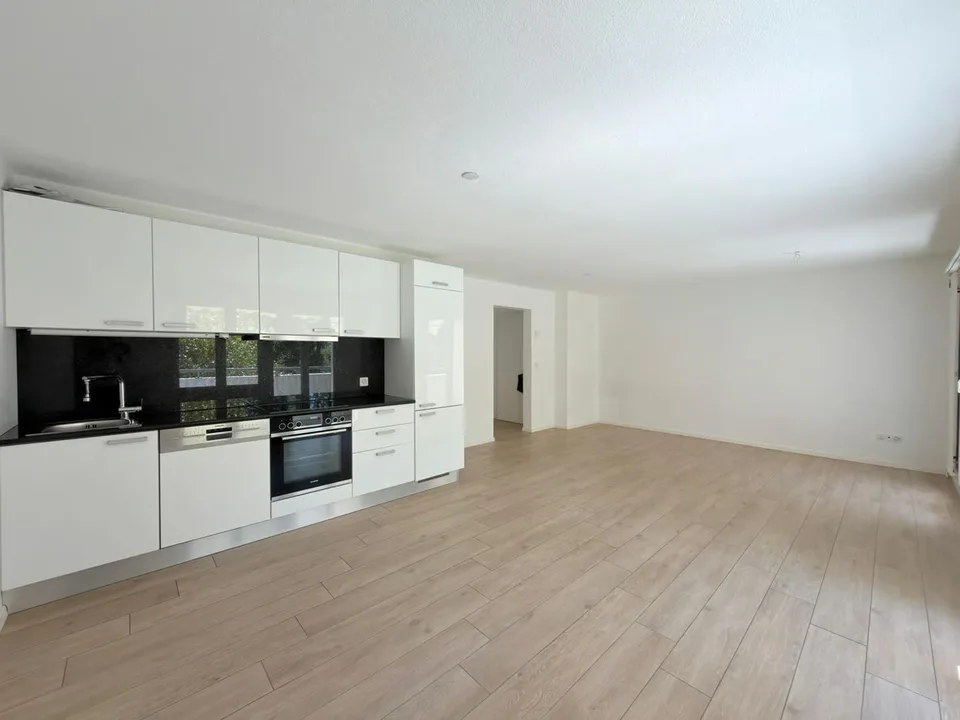 Bright 3.5-room apartment with balcony in Nidau – photo 7 of 9