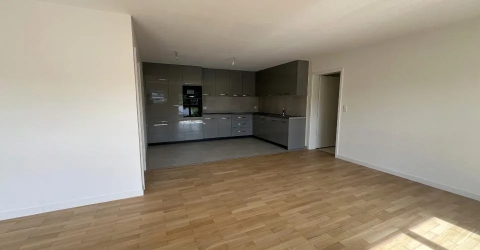 Spazioso locale commerciale per uffici di 4,5 stanze ristrutturate – foto 4 di 8